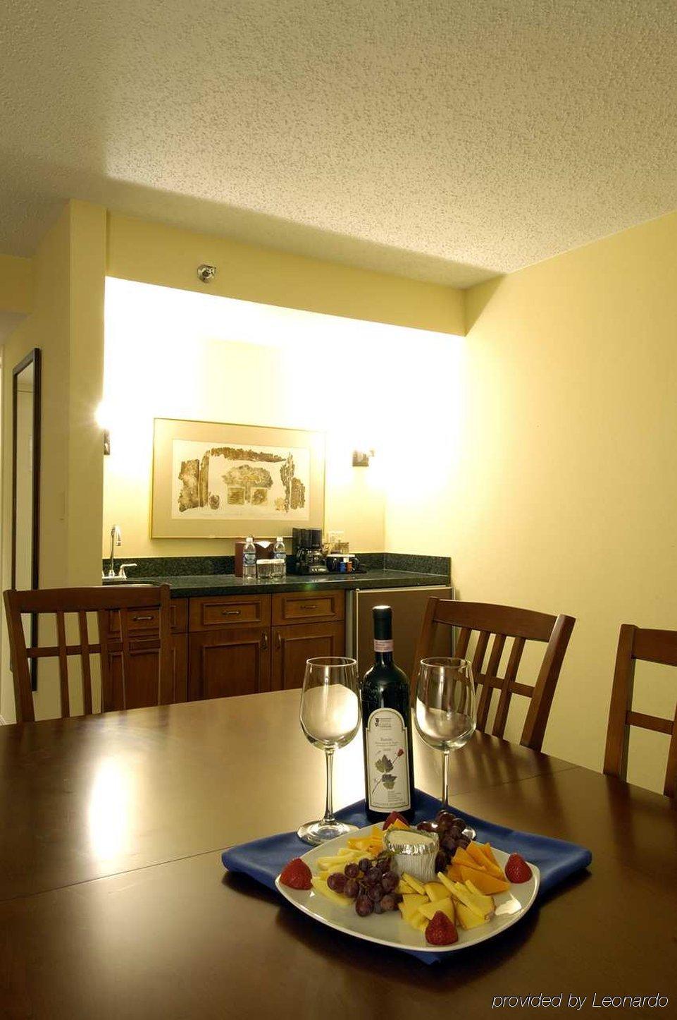 Doubletree By Hilton Chicago - Oak Brook Hotel Room photo